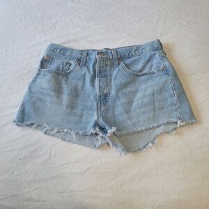 Levi’s 501 Button Fly Women’s Denim Shorts Size 30 Light Blue Wash